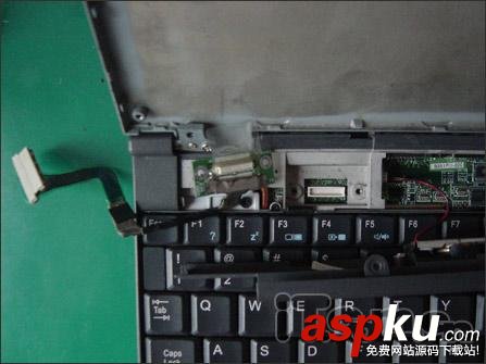 筆記本電腦,開機白屏