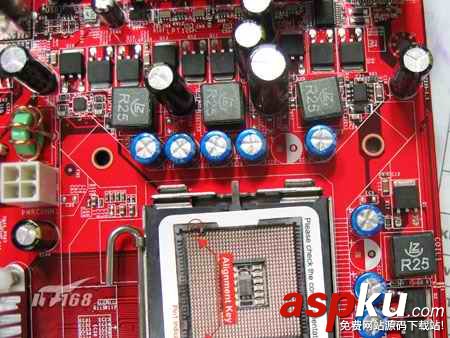 看CPU供電部分：什么樣的主板夠穩定？