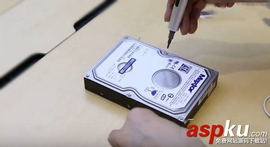 機械硬盤,3.5英寸硬盤,機械硬盤螺絲怎么拆,機械硬盤硬盤拆解
