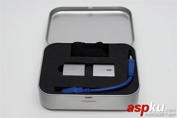 U盤,2TB