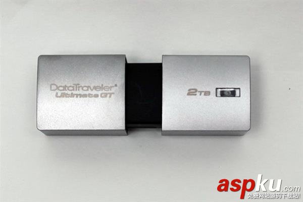 U盤,2TB