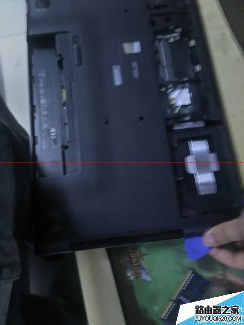 筆記本怎么安裝固態硬盤同時保留機械硬盤