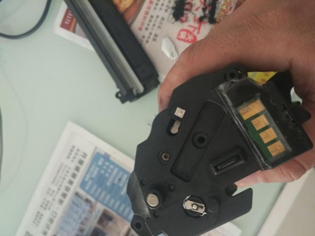 教你怎么給三星打印機加粉
