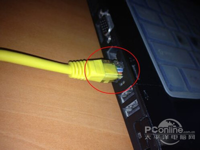 用戶名以及密碼可在設備后邊找到