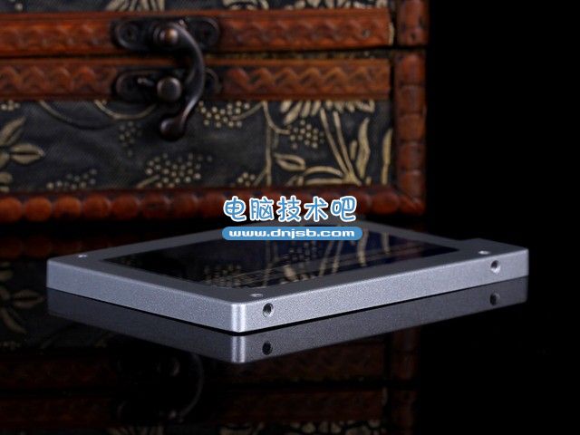 杰出入門作品 觀英睿達MX100 128G SSD
