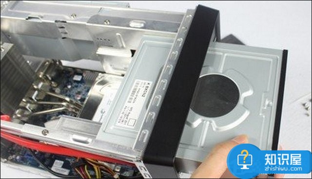 臺式機怎么安裝光驅 手工安裝光盤驅動器的圖文教程