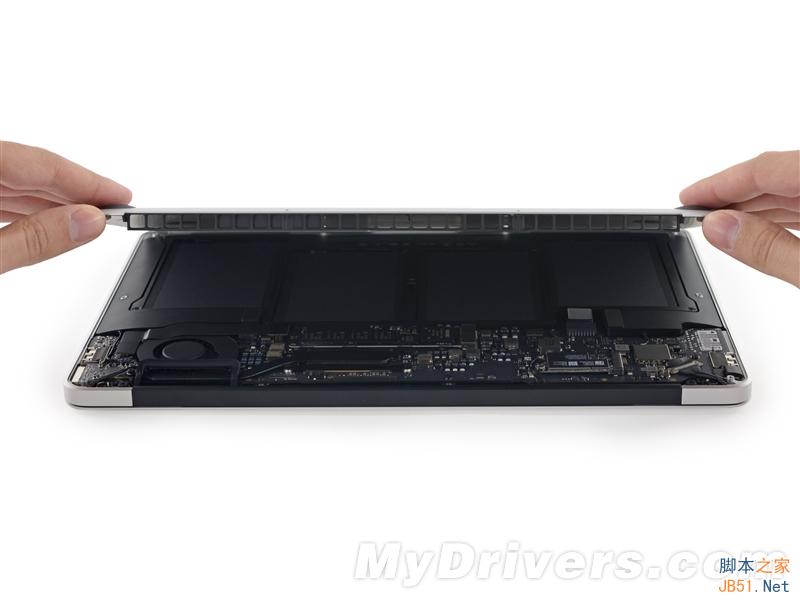 新MacBook Air完全拆解：偷懶最高境界！