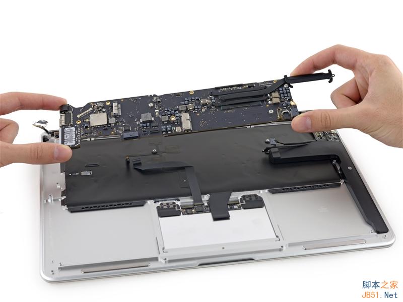 新MacBook Air完全拆解：偷懶最高境界！