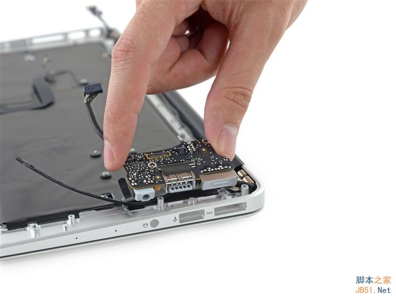 新MacBook Air完全拆解：偷懶最高境界！