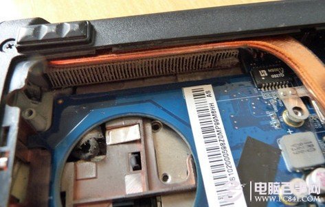 筆記本散熱器出風口附近的灰塵附著明顯