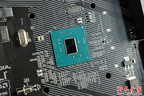 三、拆解解析：11相供電、雙M.2