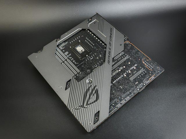Z490主板首測 對比上代提升了什么？ 