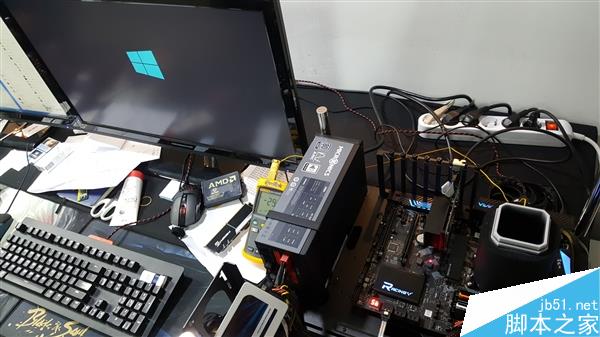AMD Ryzen+映泰X370主板平臺成功點亮！液氮-29度伺候……