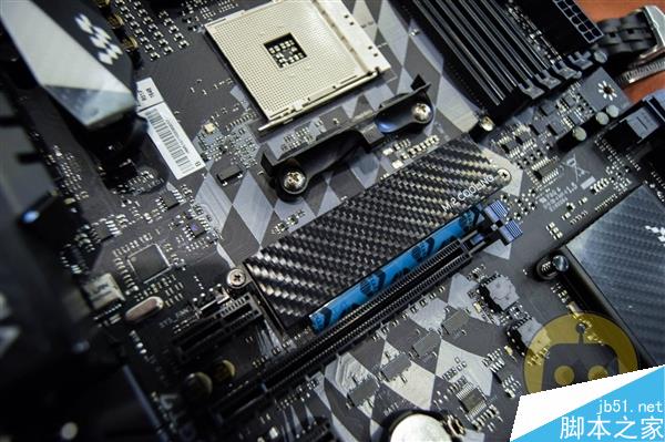 AMD Ryzen+映泰X370主板平臺成功點亮！液氮-29度伺候……