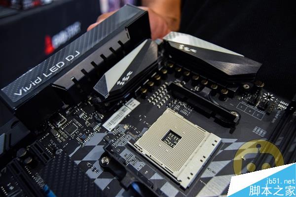AMD Ryzen+映泰X370主板平臺成功點亮！液氮-29度伺候……