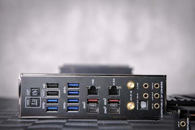 Z490主板首測 對比上代提升了什么？ 