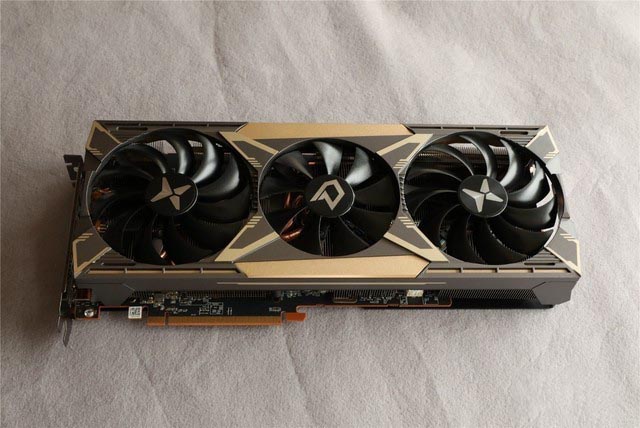 5600XT 14Gbps新版首測 AMD又來了一發良心升級 