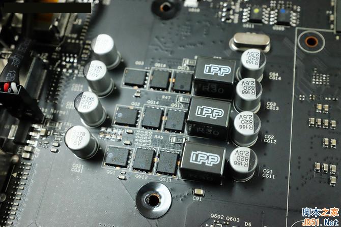 拆解：PCB、散熱器黑化處理 3+1相供電