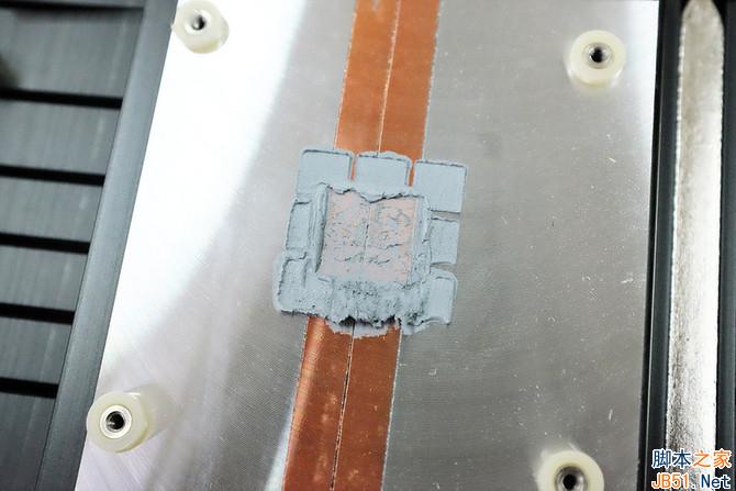 拆解：PCB、散熱器黑化處理 3+1相供電