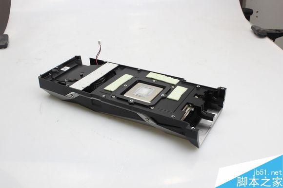 老黃家新核彈！GTX 1080全球首拆 做工如何？