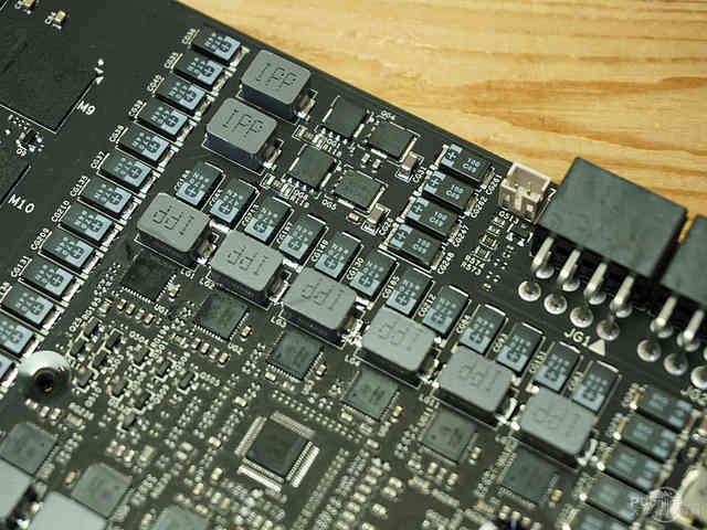 戰神實力你敢接招？七彩虹980ti TOP評測