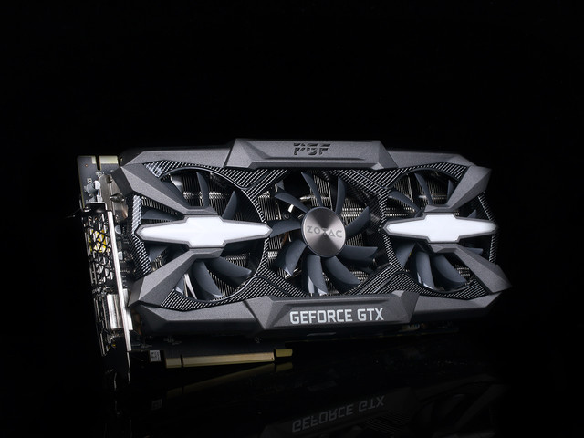 流光溢彩的至尊 索泰GTX1080Ti PGF評測 