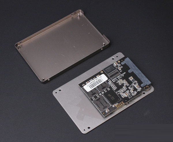 為游戲玩家而生 金速G-One 256GB SSD評測