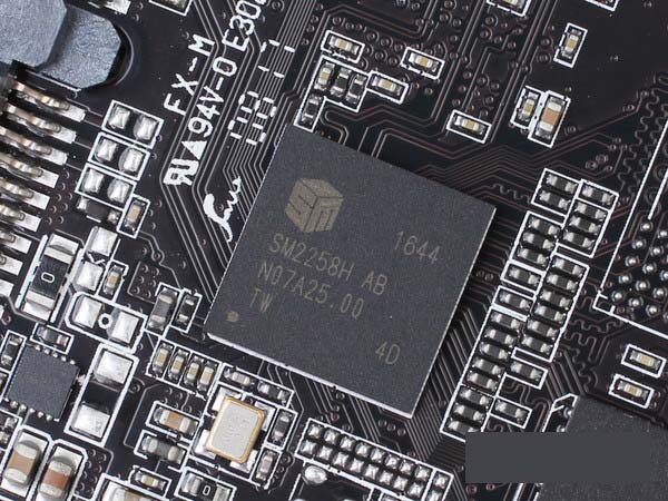 為游戲玩家而生 金速G-One 256GB SSD評測
