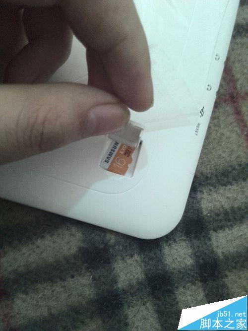 紫光電子（mz68）平板怎么安裝SD卡