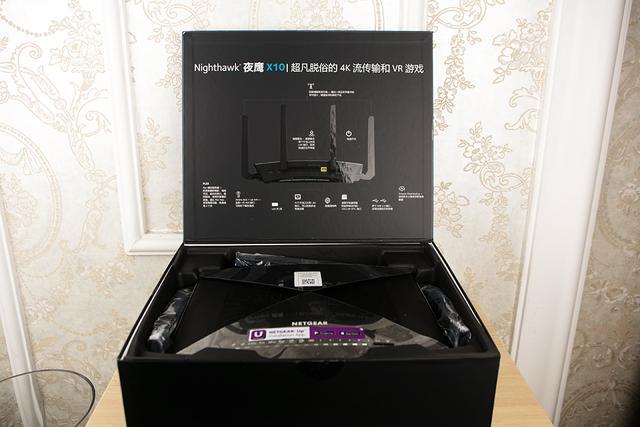 最快路由 網件r9000拆機
