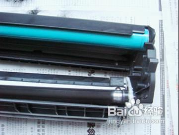 惠普1000激光打印機硒鼓怎么加粉