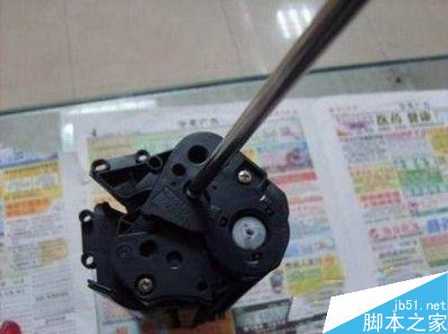 給力再現 佳能2900打印機硒鼓加粉圖解 