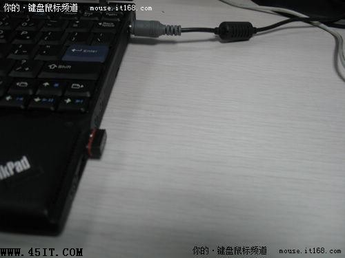 教你輕松使用無線鼠標：四個小步驟