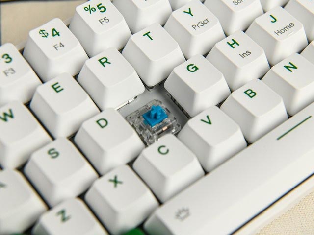 達爾優EK861機械鍵盤評測 藍牙雙?？蓯叟渖?