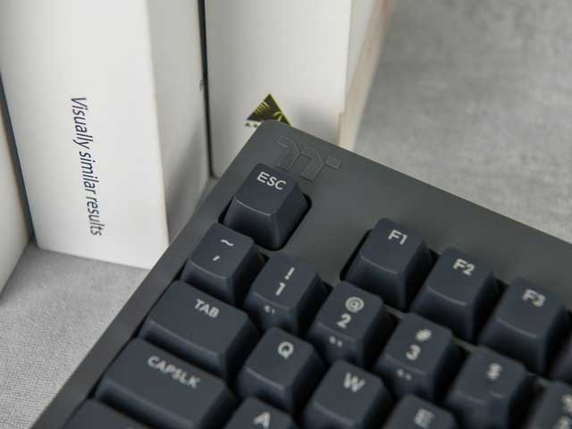 TT飛行家G521三模機械鍵盤評測 低調全能 