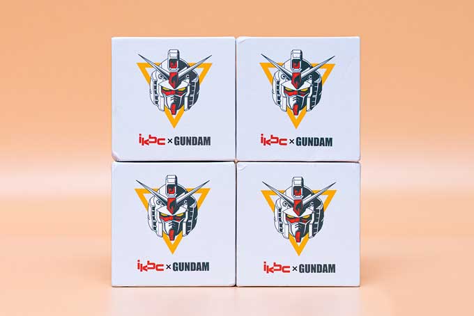 高達，屹立在電腦桌上，IKBC RX-78-2配色機械鍵盤
