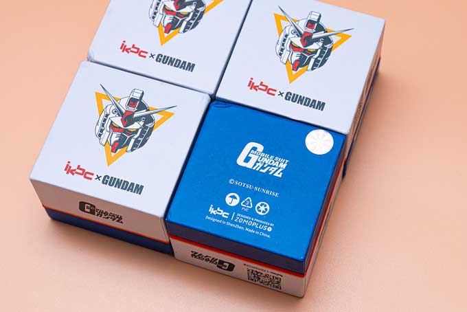 高達，屹立在電腦桌上，IKBC RX-78-2配色機械鍵盤