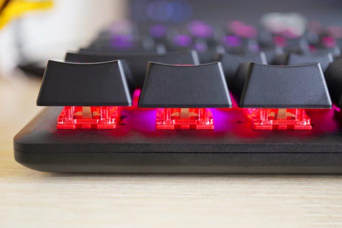 輕質反饋快，光效“誠”會玩——HyperX阿洛伊起源競技版紅軸鍵盤