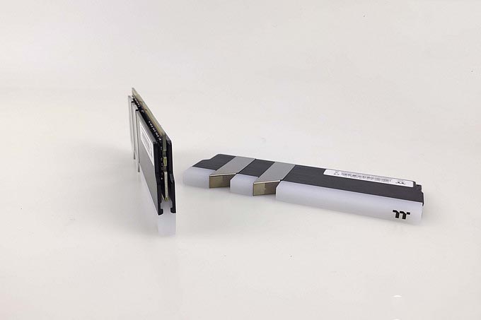 黑蘋果也玩高頻RGB內存條——曜越TT Toughram RGB 3600開箱簡測