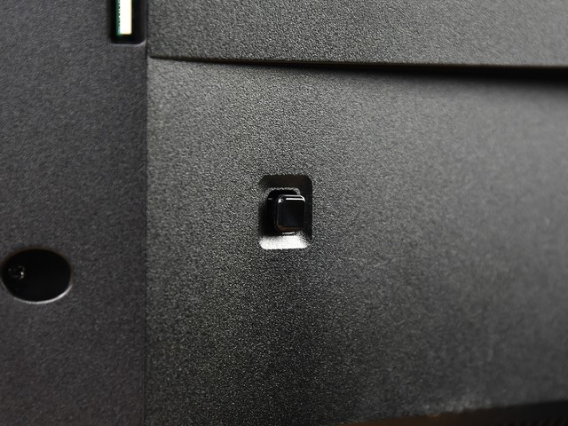55寸巨屏顯示器 你家的主機已經按捺不住了！ 