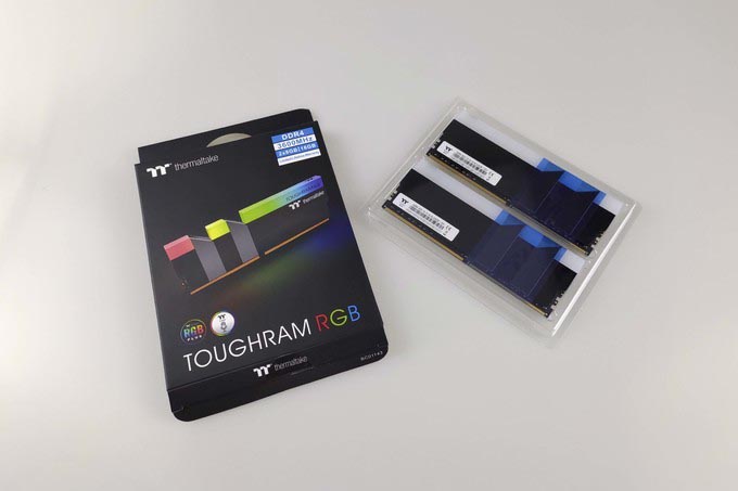 黑蘋果也玩高頻RGB內存條——曜越TT Toughram RGB 3600開箱簡測