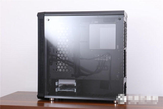 全側透DIY裝機實錄 i7-7700K配RX580組裝電腦教程