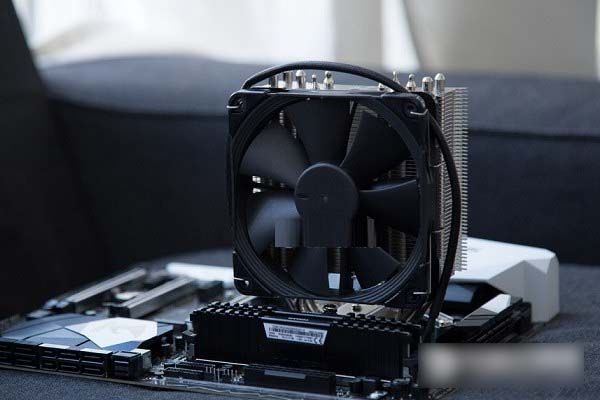 為發燒而生 2萬元AMD R7-1800X雙顯卡交火豪華電腦配置推薦
