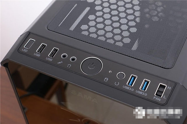全側透DIY裝機實錄 i7-7700K配RX580組裝電腦教程