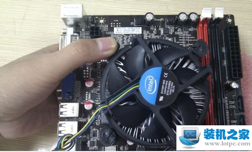 組裝電腦之intel原裝CPU散熱器的安裝和拆卸圖文教程