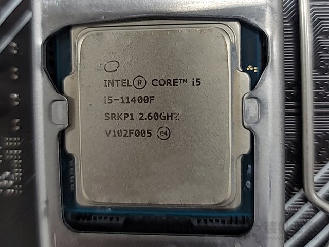 送給女友的超可愛主機！i5 11400F配GTX1650入門電競電腦主機