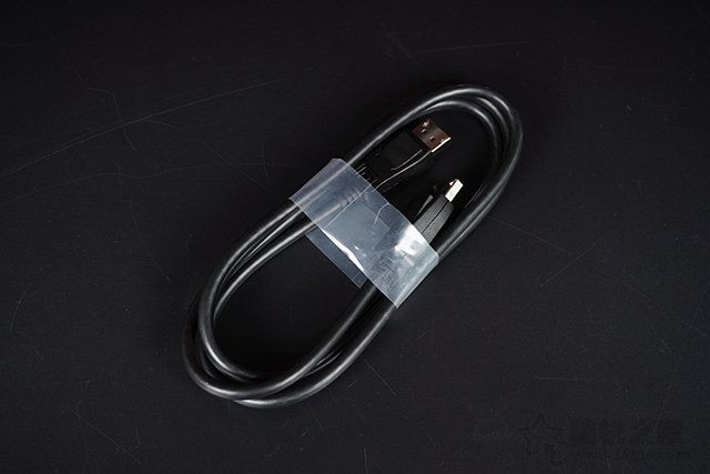 螞蟻電競戰煌（ANT32VQC）新品顯示器開箱入手體驗！
