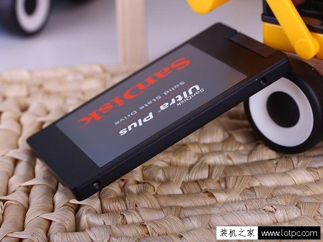 SSD固態硬盤知識：關于閃存芯片什么是原片、白片、黑片？