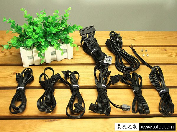 鑫谷GP600G黑金全模版好嗎