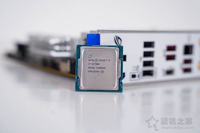 高顏值雪武戰姬純白主題，i7 11700K配RTX3070水冷主機方案